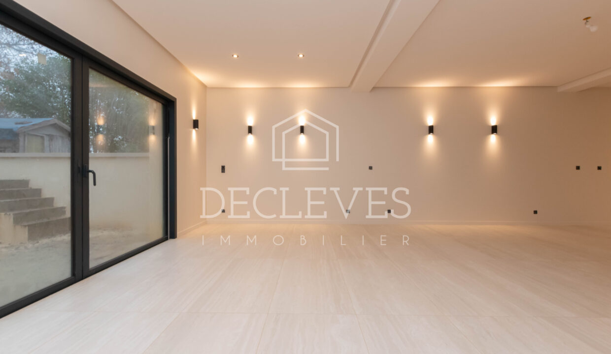 photo_41e237bca9264cb161e808c2507803a7